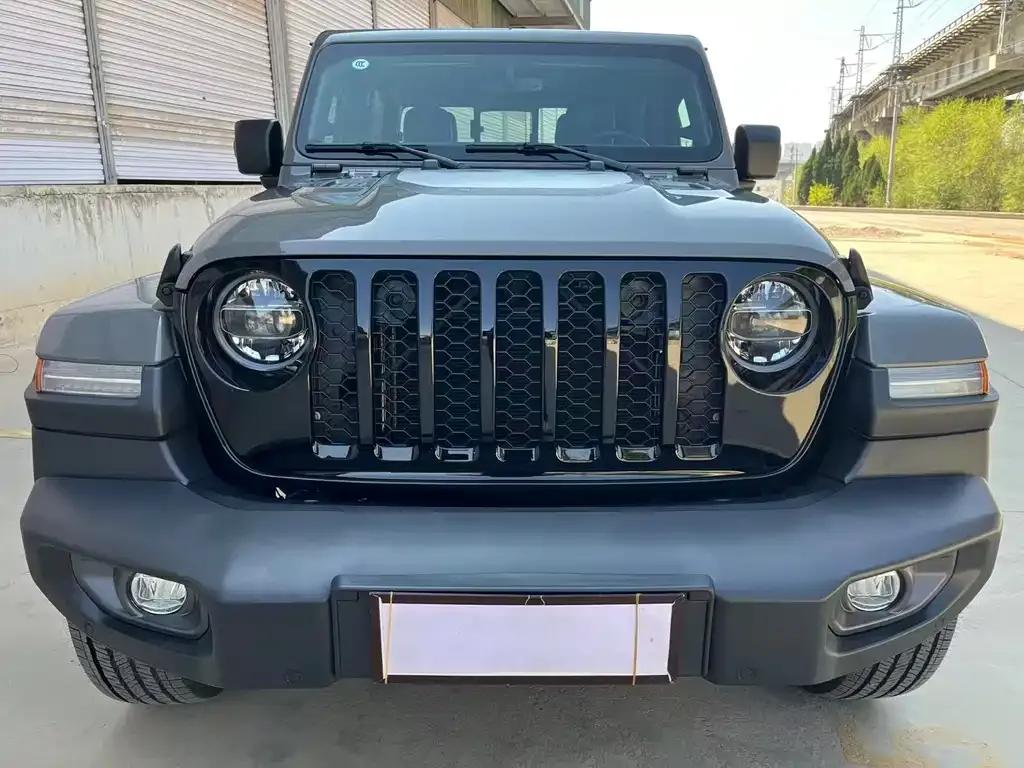 Jeep Gladiator — фото 1