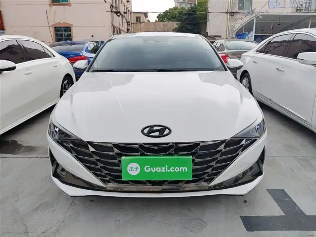 Hyundai Elantra — фото 4