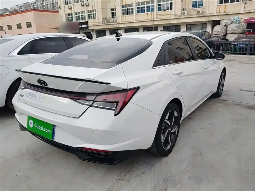 Hyundai Elantra — фото 10