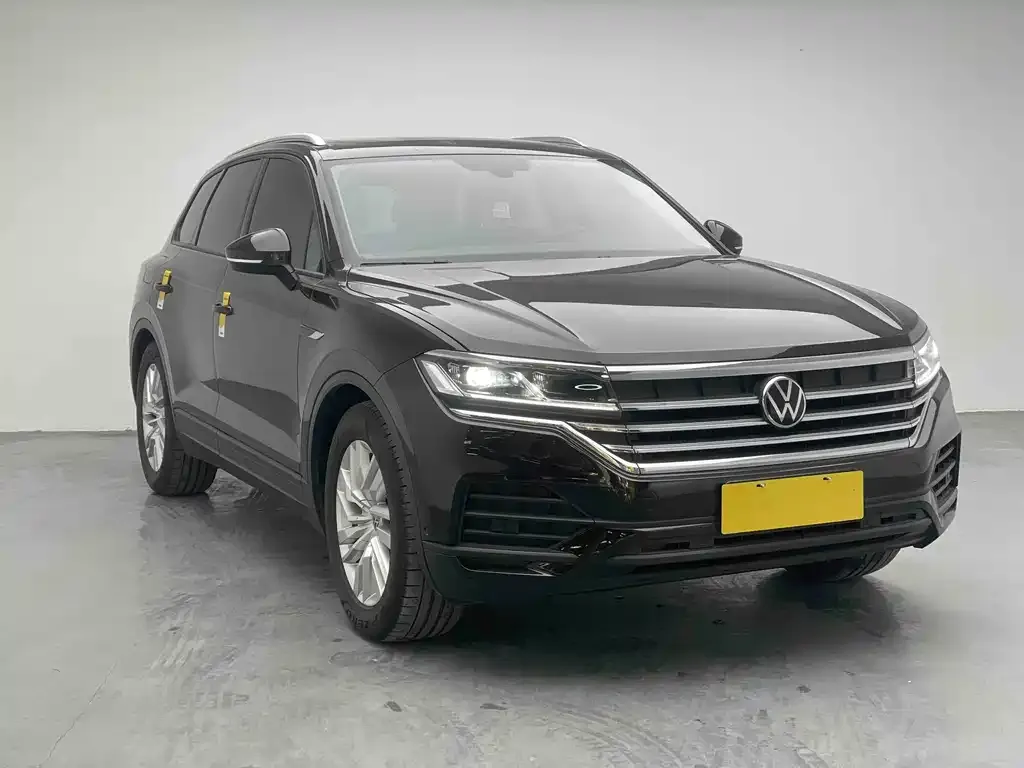 Volkswagen Touareg — фото 8