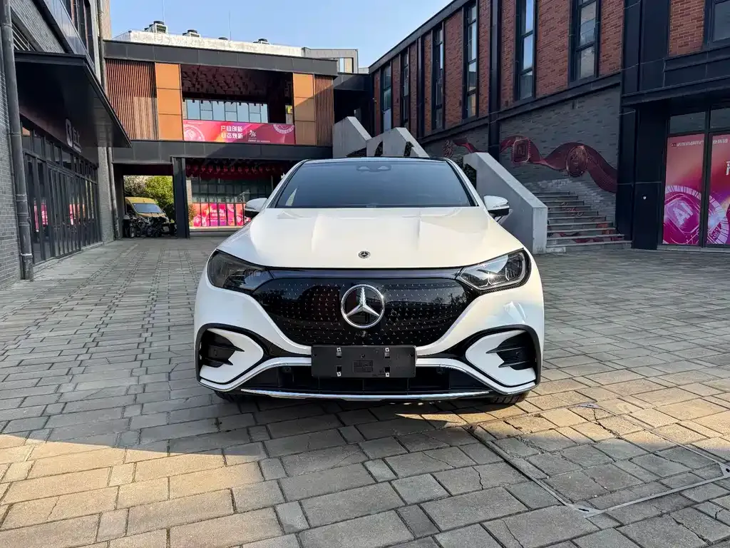 Mercedes-Benz EQE SUV — фото 3