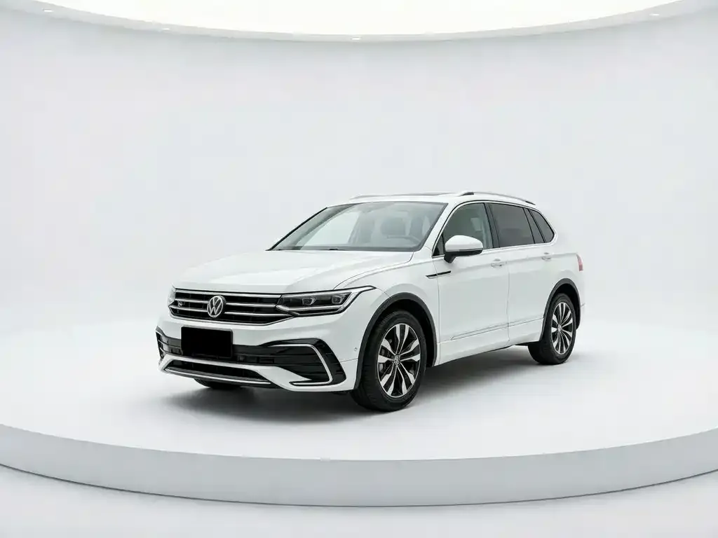Volkswagen Tiguan L — фото 1