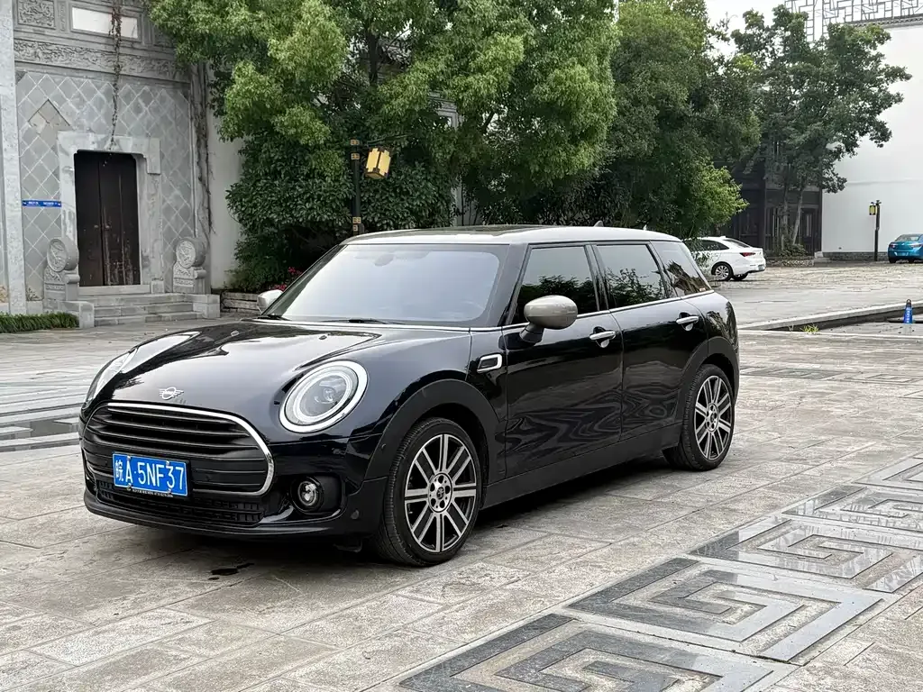 MINI Clubman — фото 1