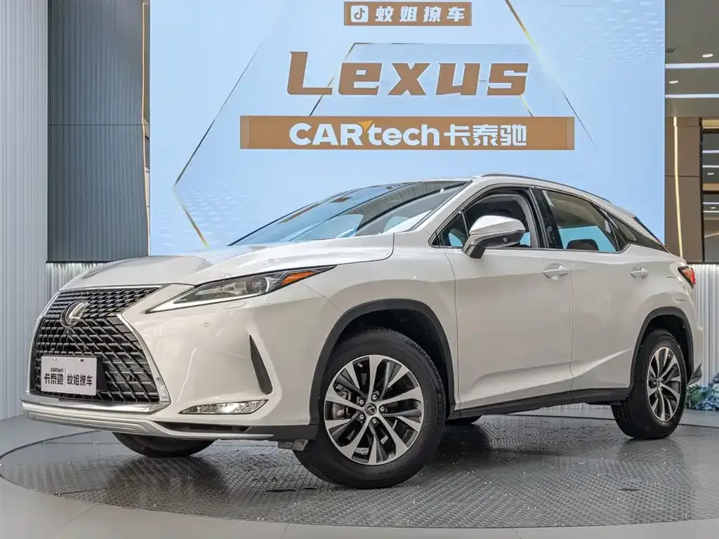 Lexus RX — фото 1