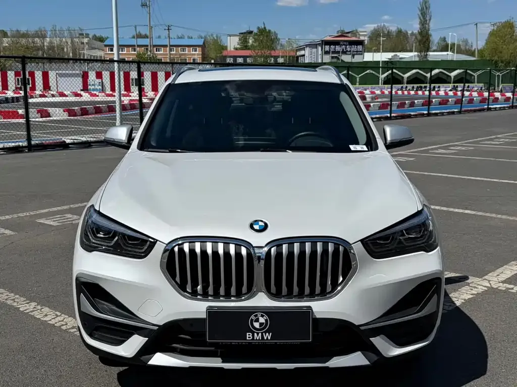 BMW X1 — фото 10