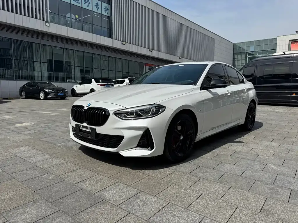 BMW 1 Series — фото 1