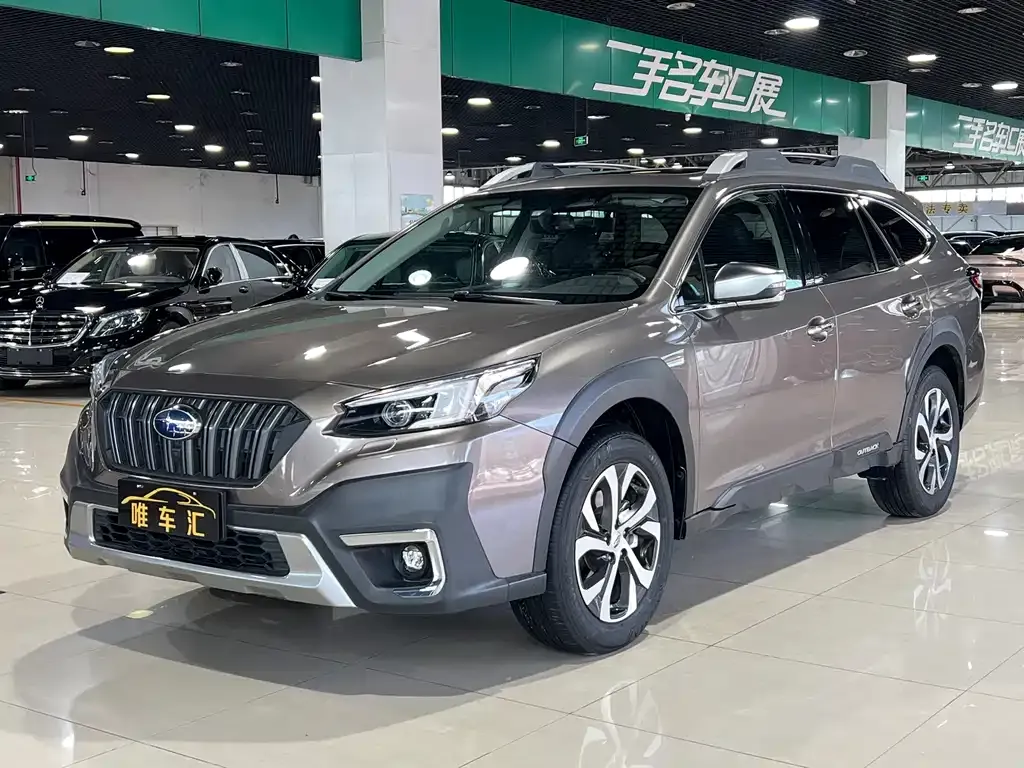 Subaru Outback — фото 1