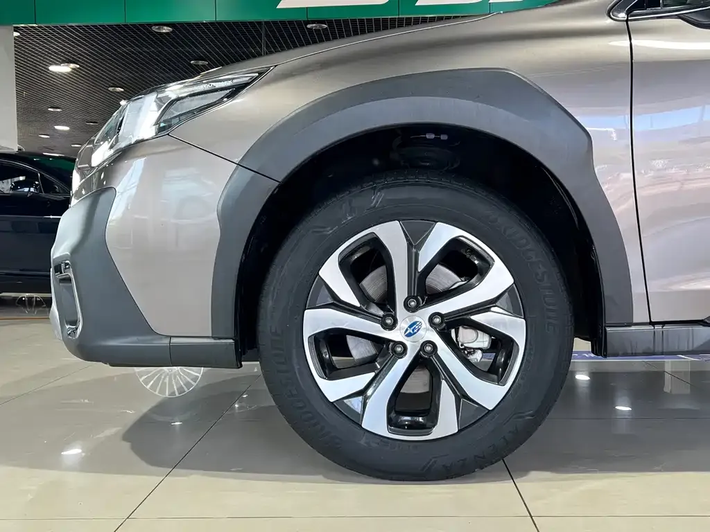 Subaru Outback — фото 2