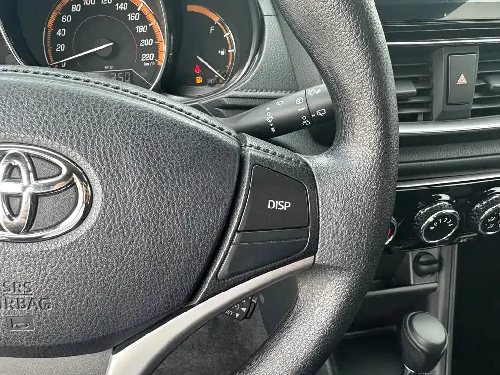 Toyota Yaris L — фото 8
