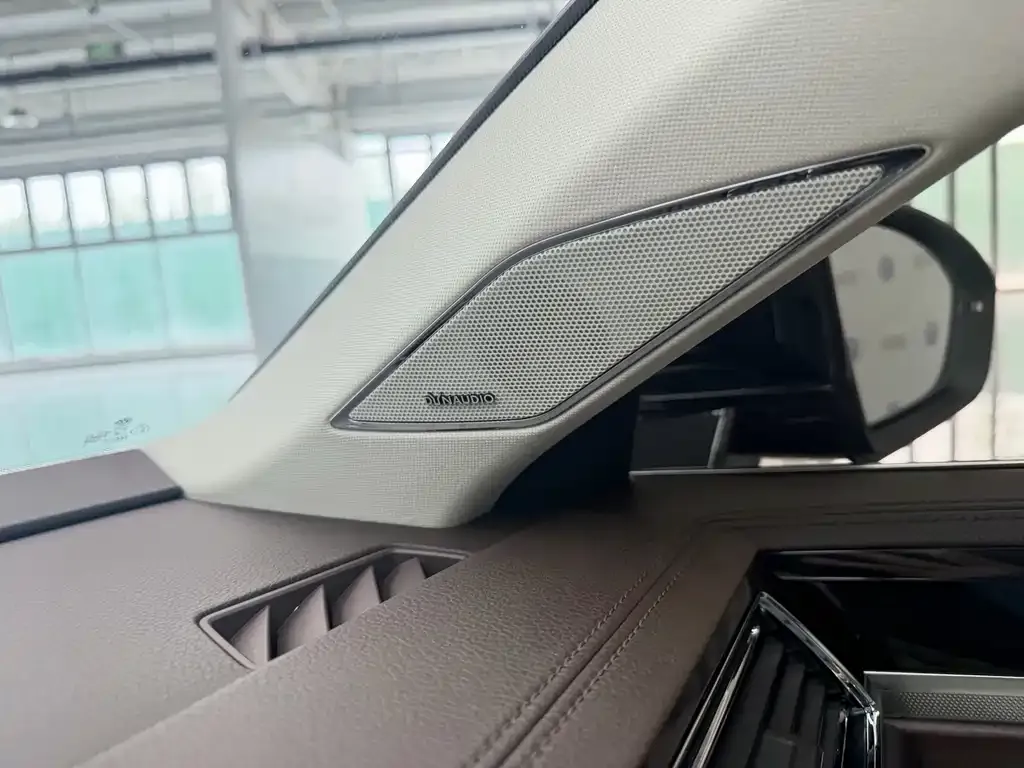 Volkswagen Phideon — фото 2