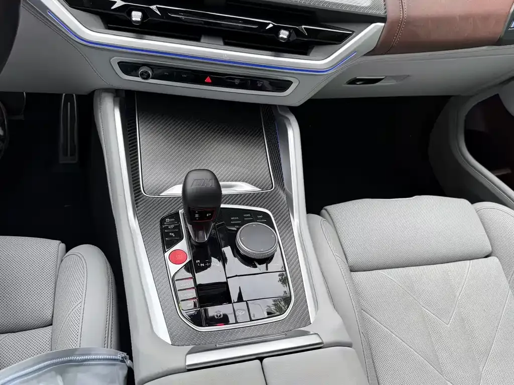 BMW XM — фото 3