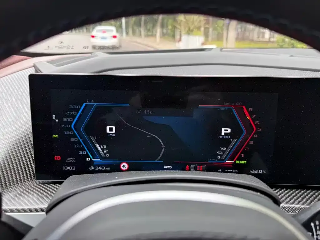 BMW XM — фото 2