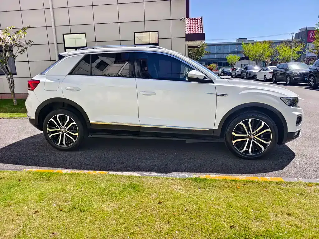 Volkswagen T-Roc — фото 4