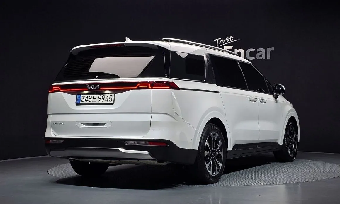 Kia Carnival — фото 3