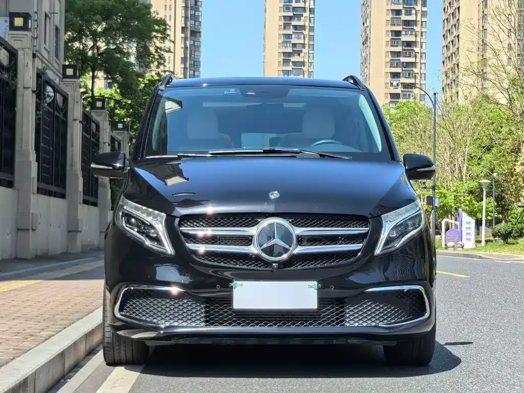 Mercedes-Benz V-Class — фото 10