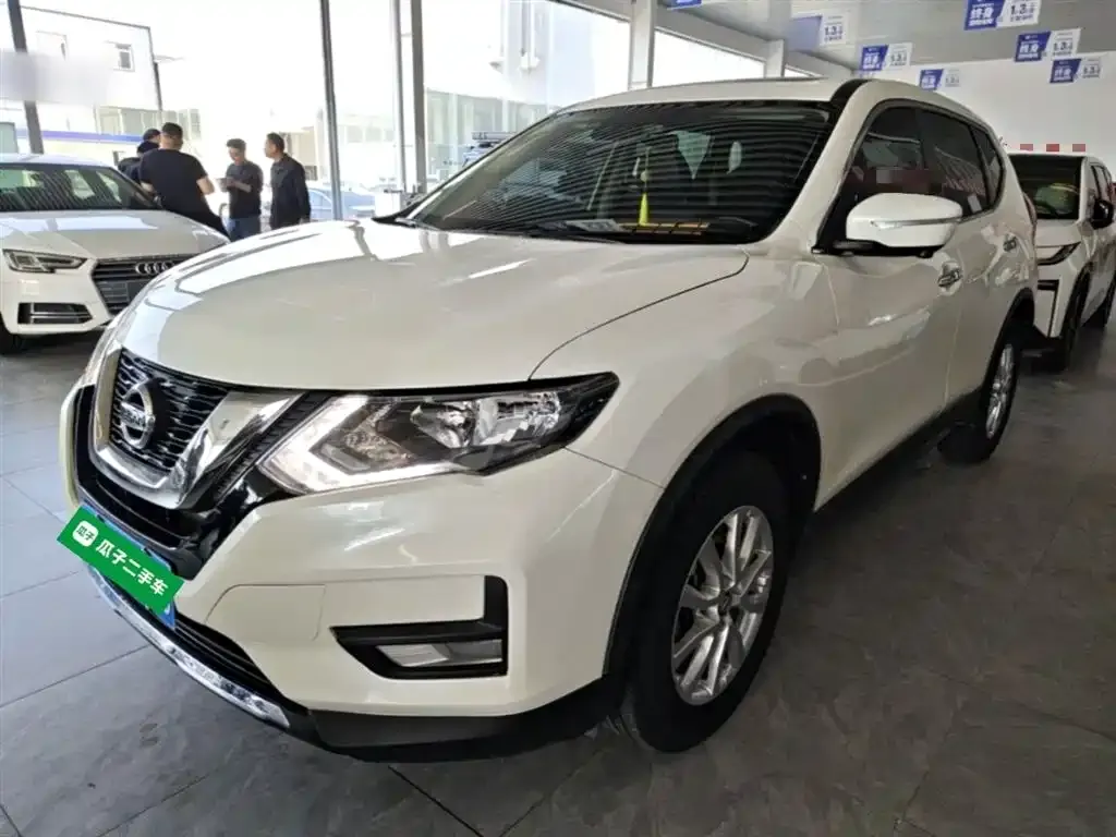 Nissan X-Trail — фото 1