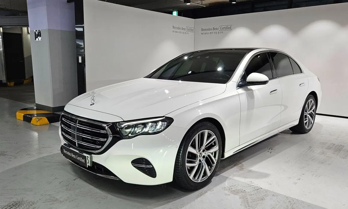 Mercedes-Benz E-Class — фото 1