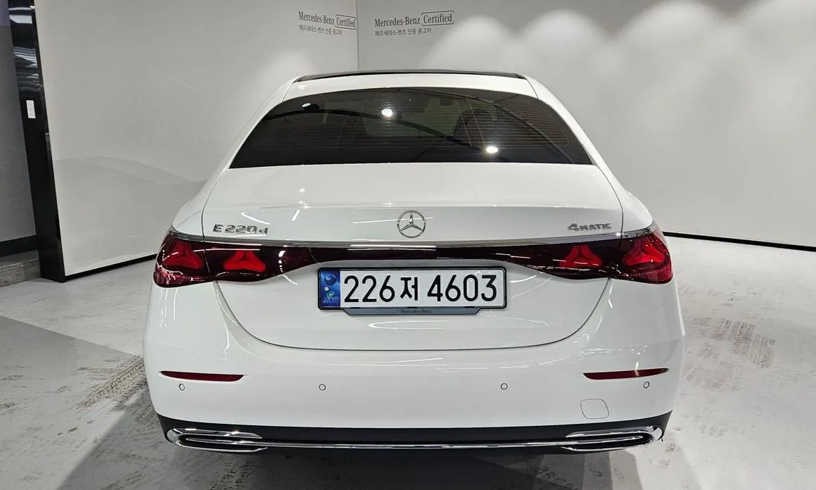 Mercedes-Benz E-Class — фото 2