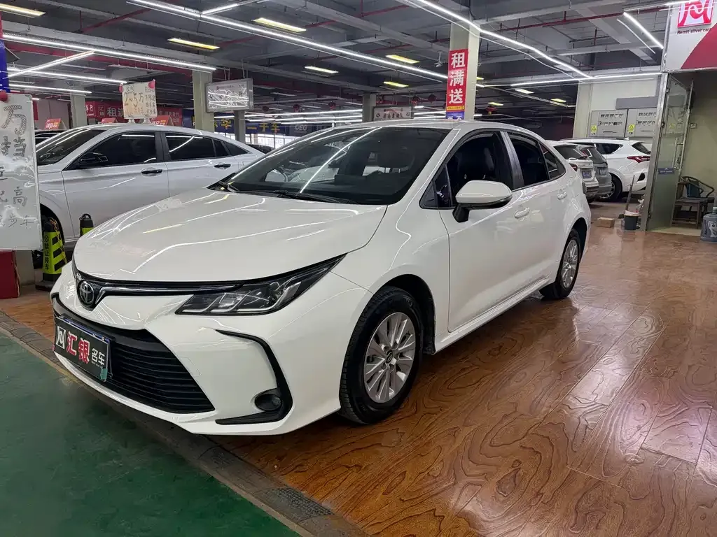 Toyota Corolla — фото 1