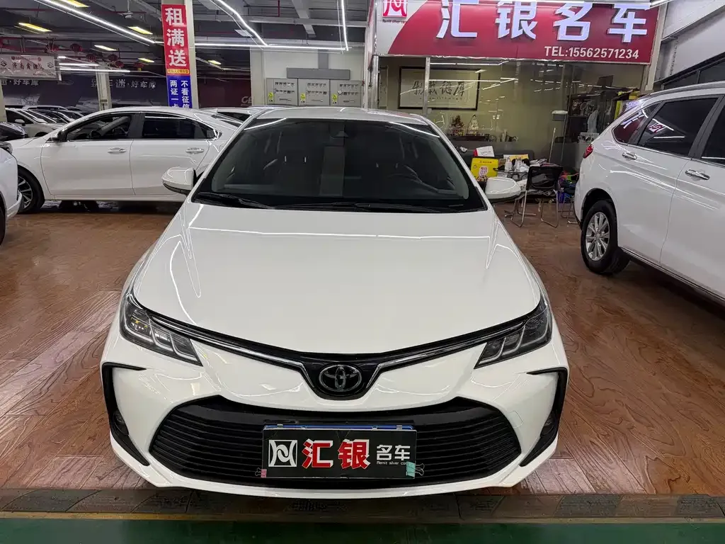Toyota Corolla — фото 4