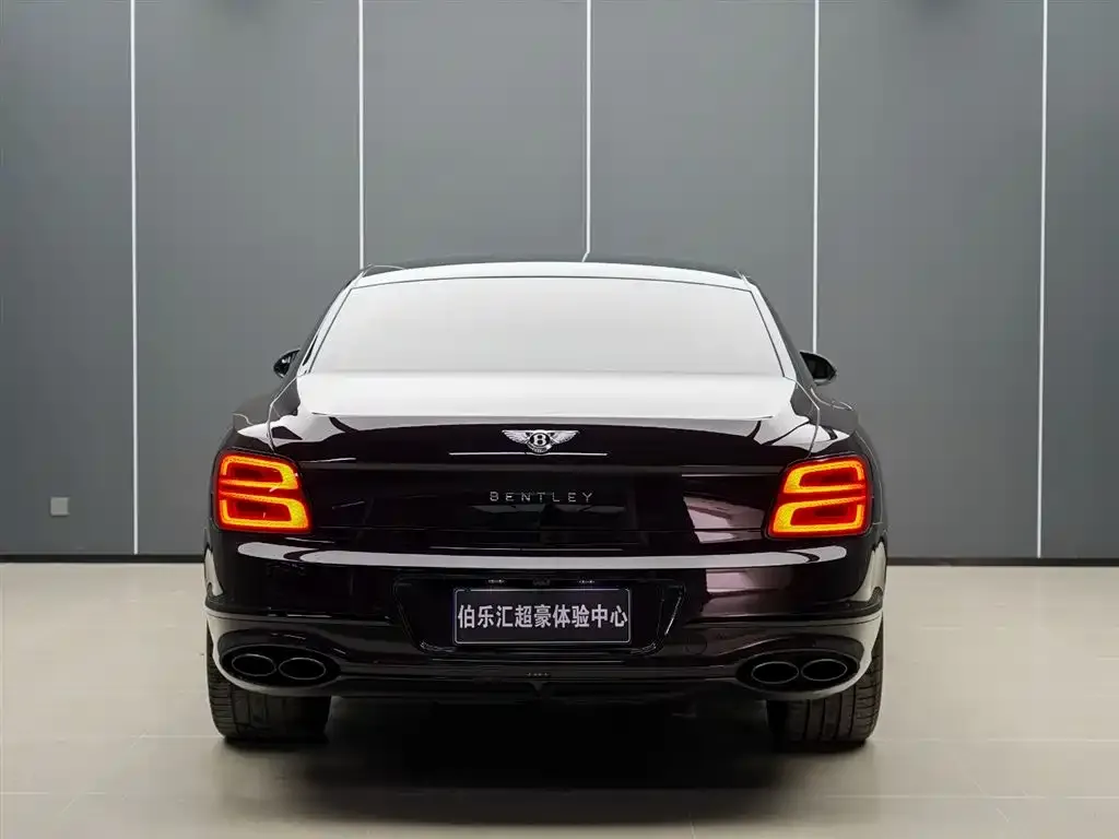 Bentley Flying Spur — фото 2