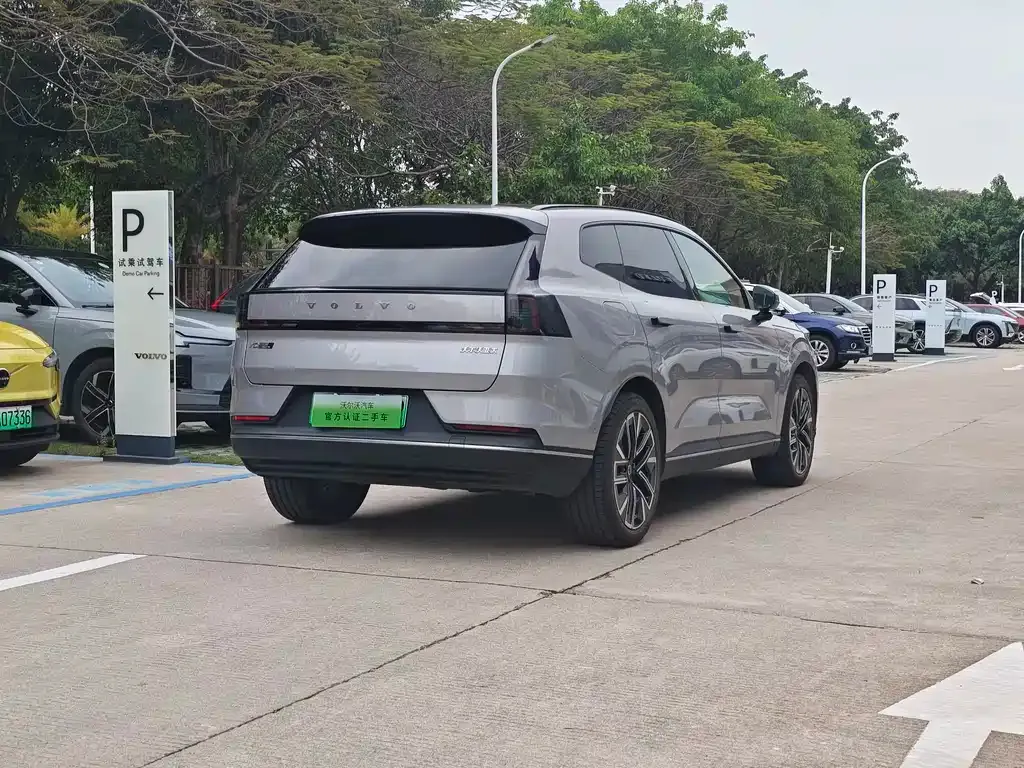 Volvo XC70 Plug-in Hybrid — фото 10