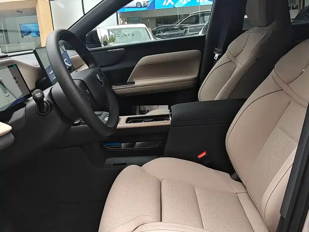 Volvo XC70 Plug-in Hybrid — фото 8