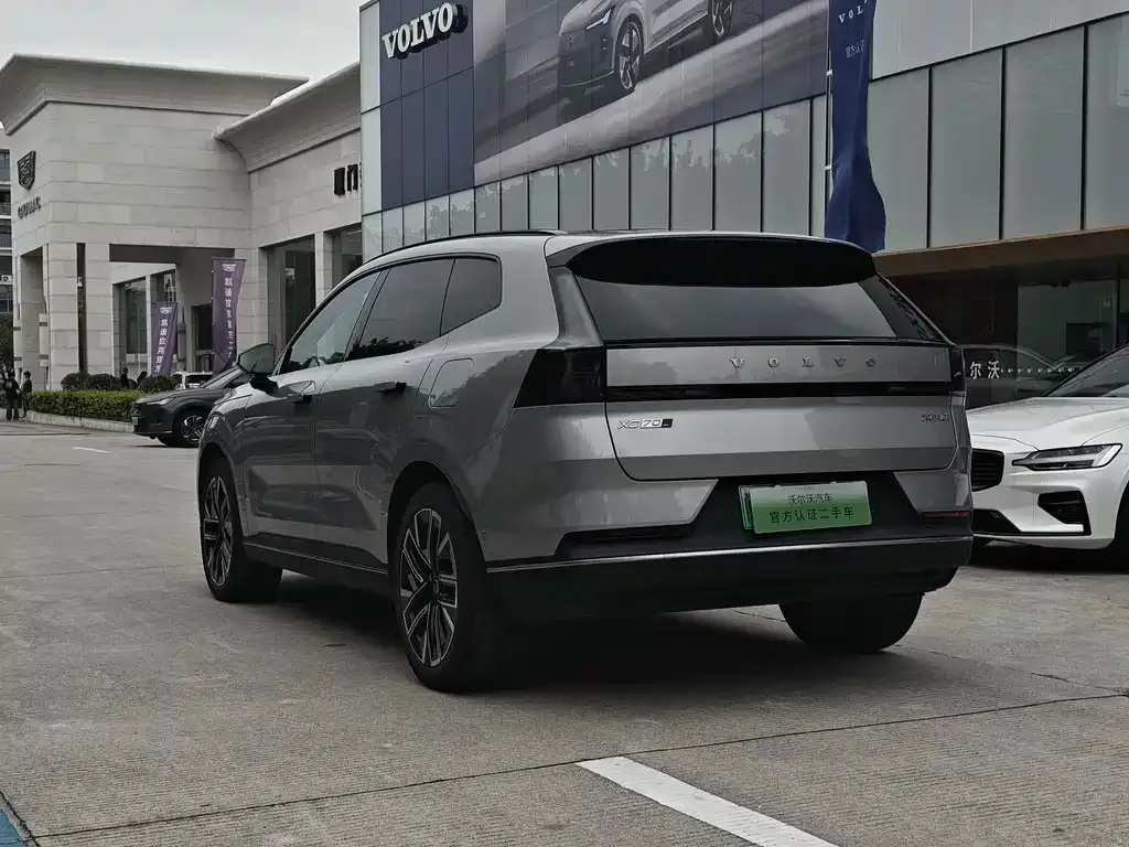 Volvo XC70 Plug-in Hybrid — фото 9