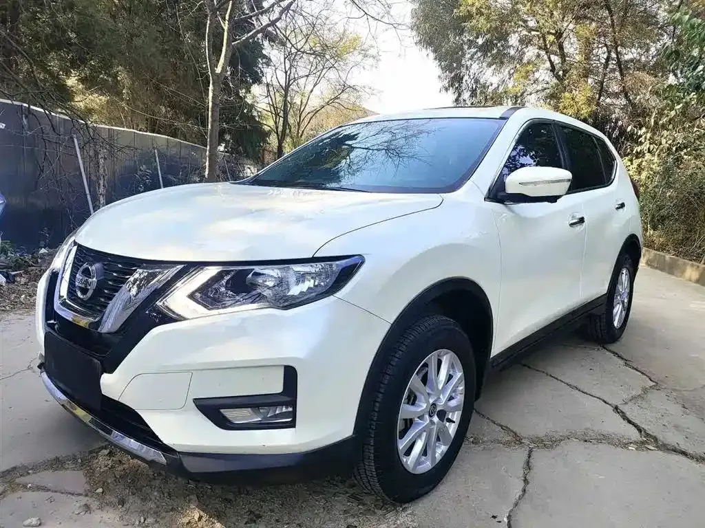 Nissan X-Trail — фото 1