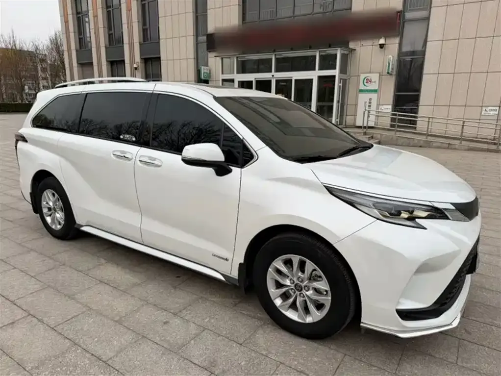 Toyota Granvia — фото 7