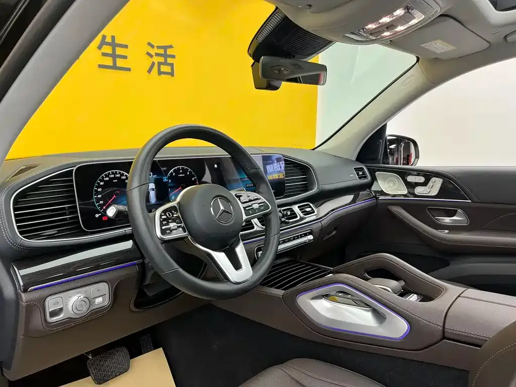 Mercedes-Benz GLS — фото 7