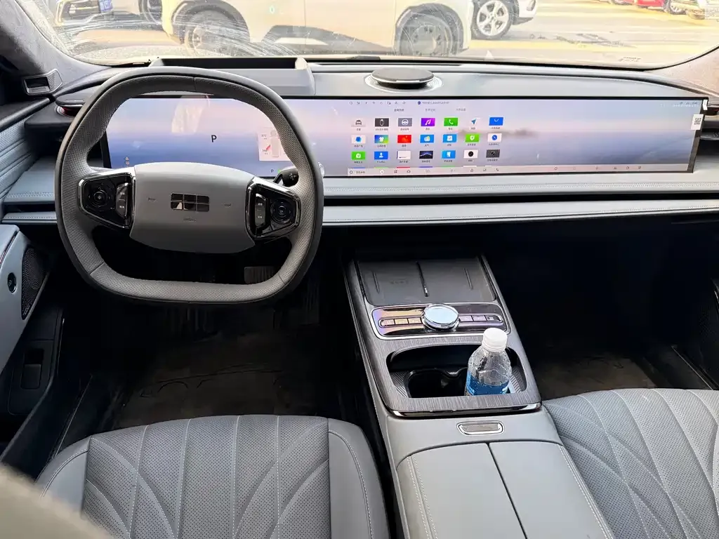 Geely Galaxy E8 — фото 10