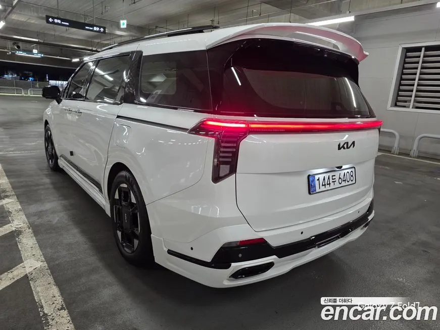 Kia Carnival — фото 10