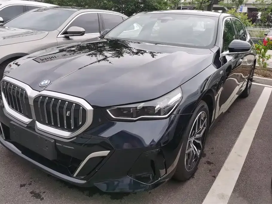 BMW i5 — фото 1