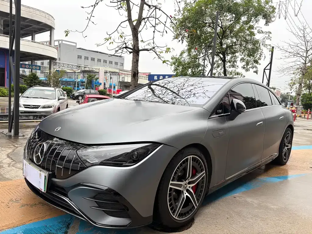 Mercedes-Benz EQE AMG — фото 1