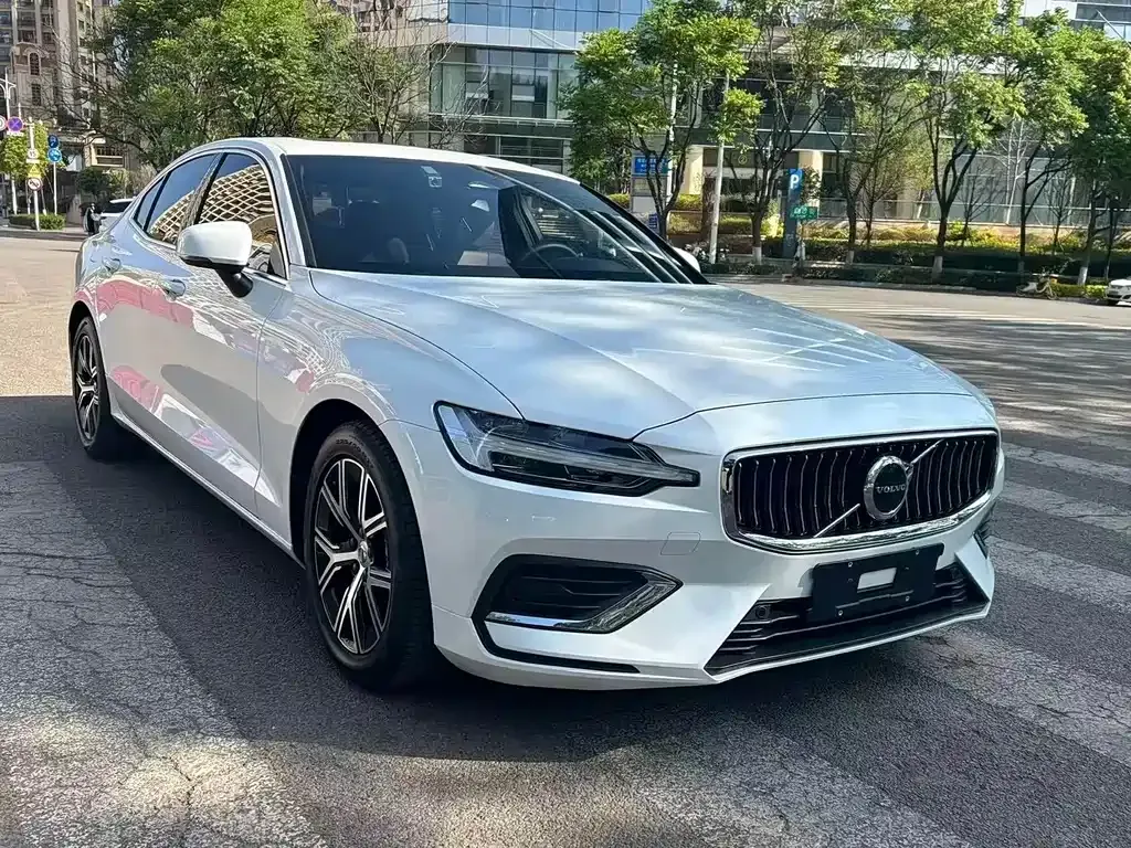 Volvo S60 — фото 4
