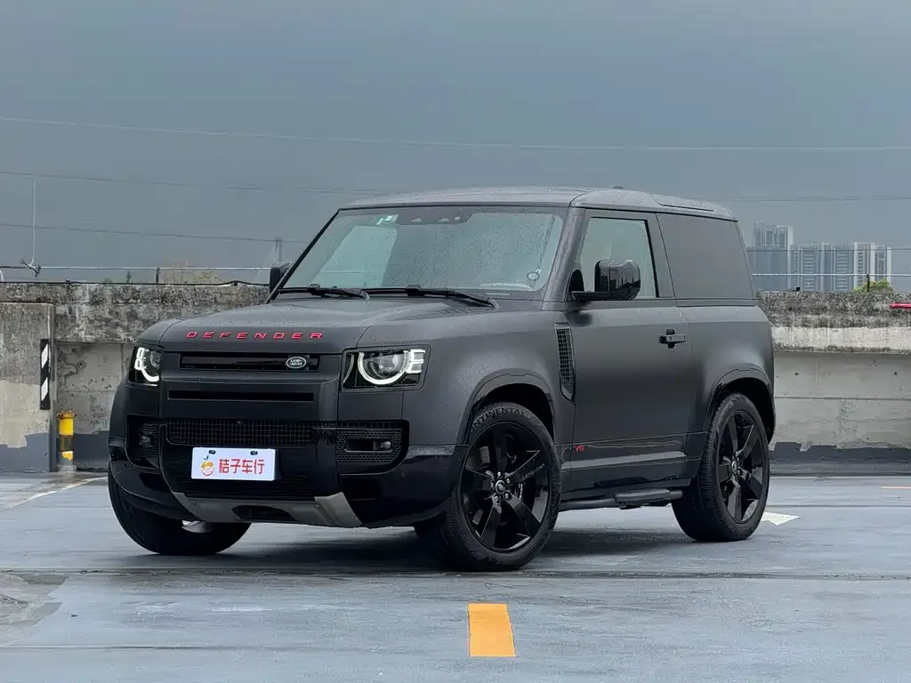Land Rover Defender — фото 1