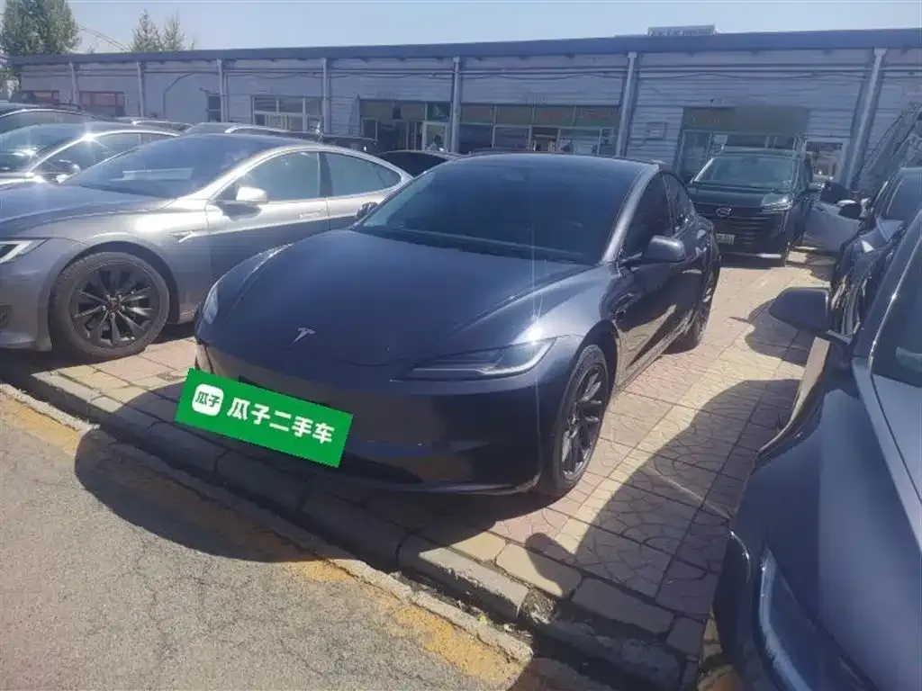 Tesla Model 3 — фото 1