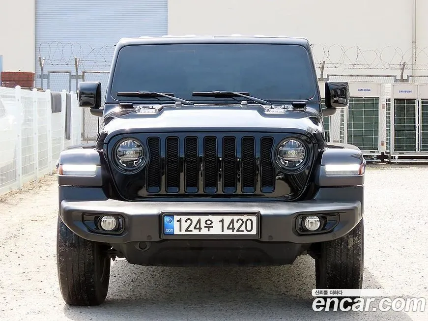 Jeep Wrangler — фото 1