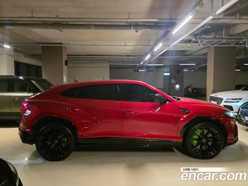 Lamborghini Urus — фото 10