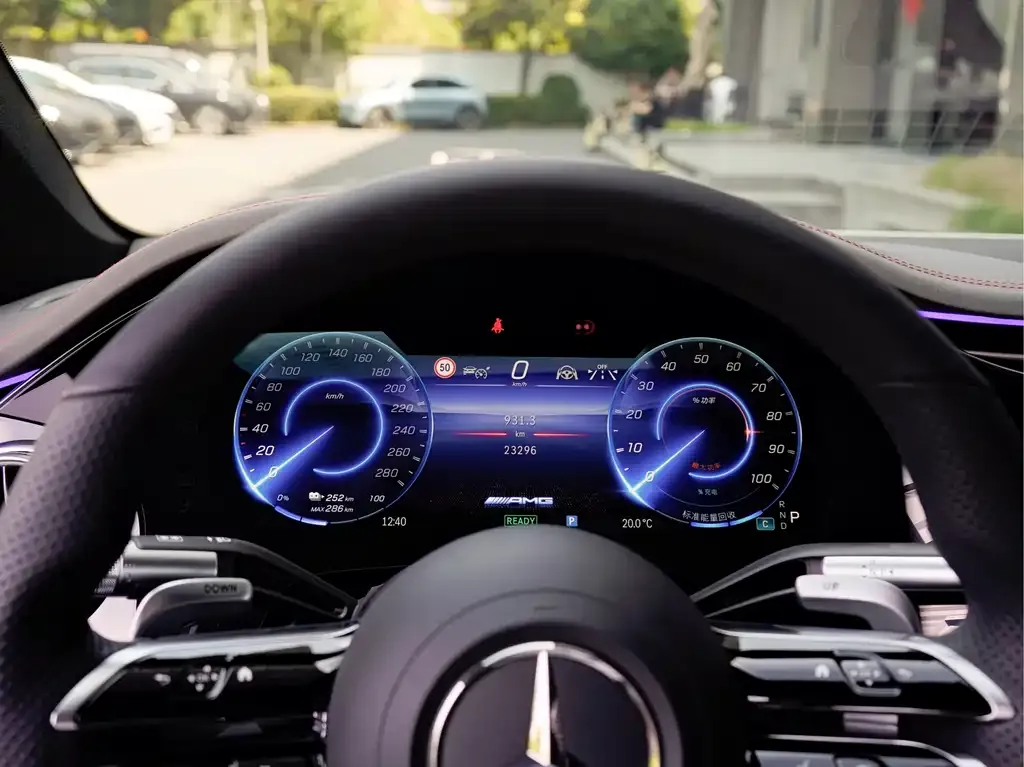 Mercedes-Benz EQS AMG — фото 4