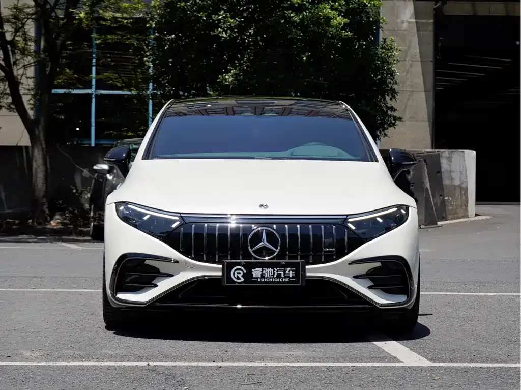 Mercedes-Benz EQS AMG — фото 3