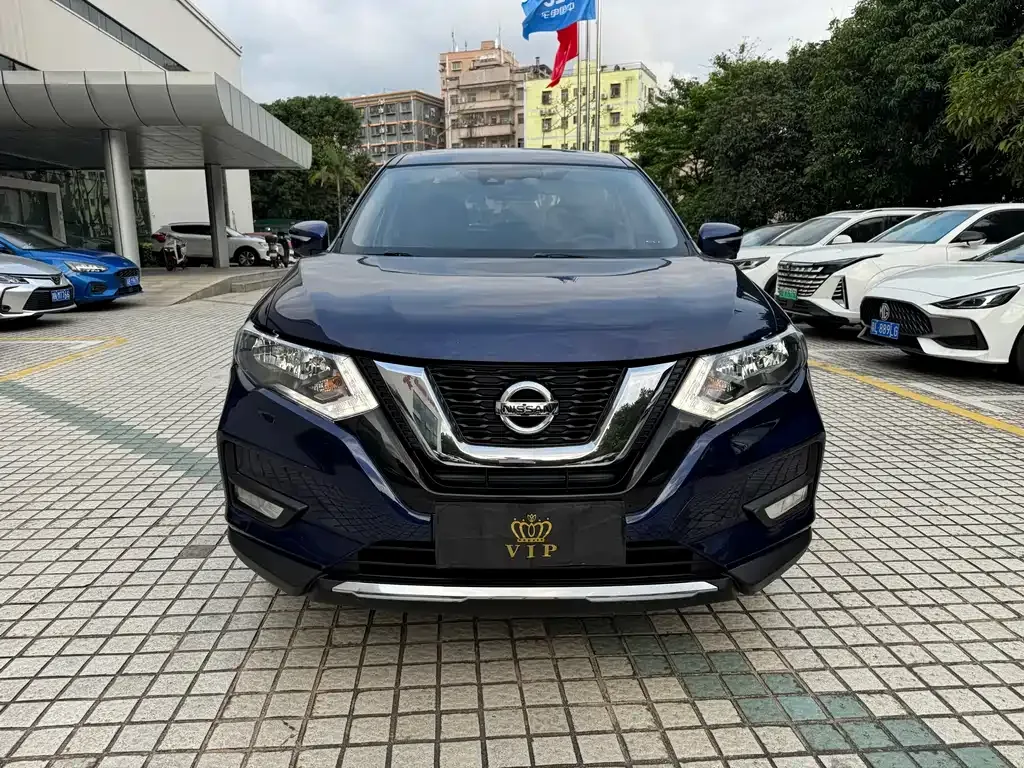 Nissan X-Trail — фото 1