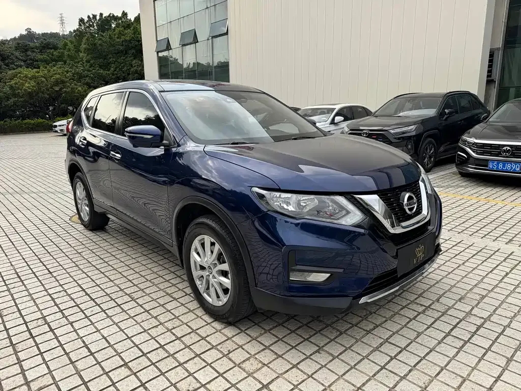 Nissan X-Trail — фото 10