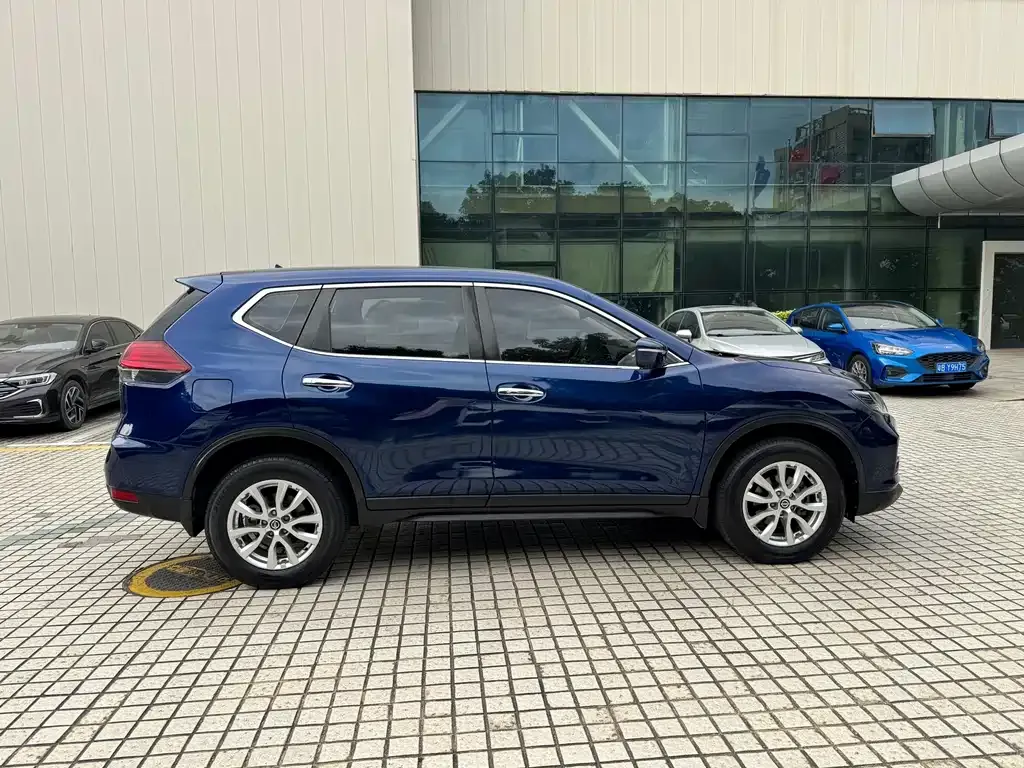 Nissan X-Trail — фото 4