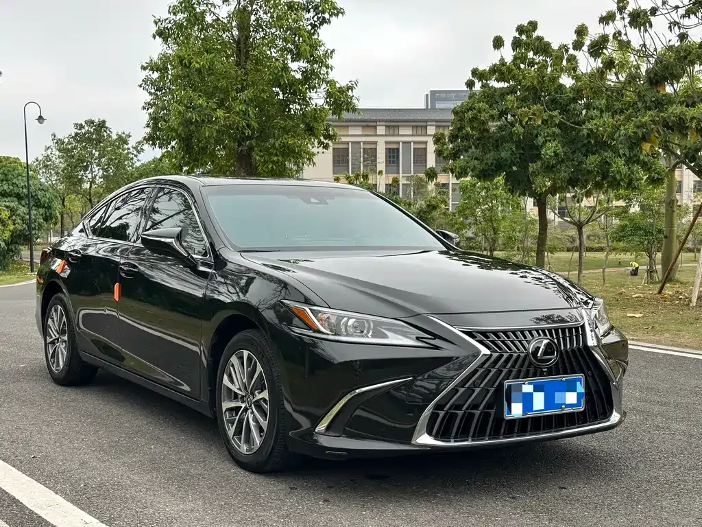 Lexus ES — фото 5