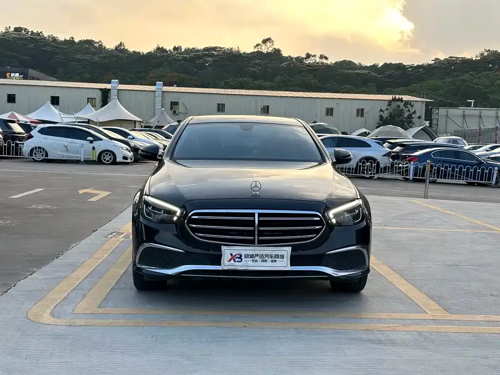 Mercedes-Benz E-Class — фото 4
