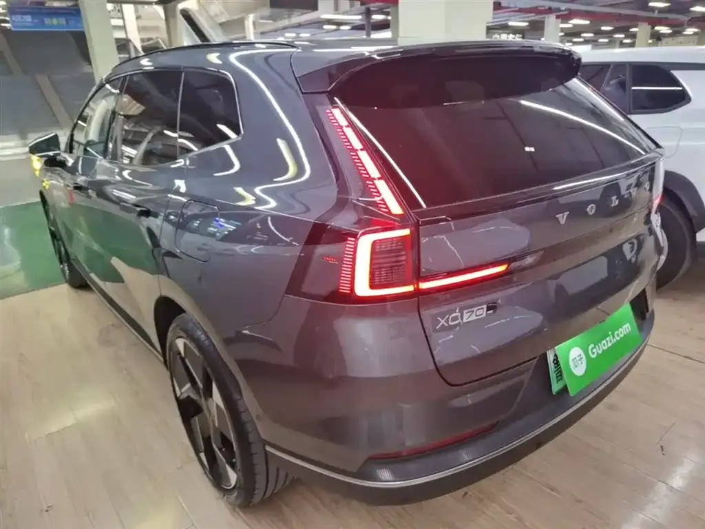 Volvo XC70 Plug-in Hybrid — фото 8