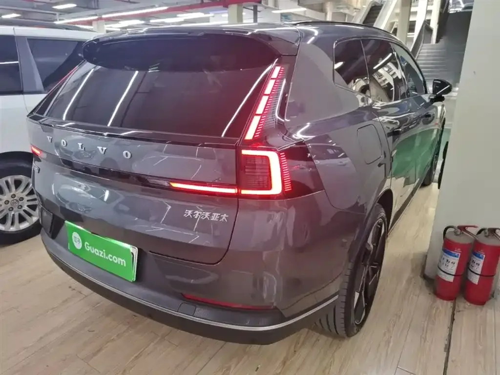 Volvo XC70 Plug-in Hybrid — фото 4