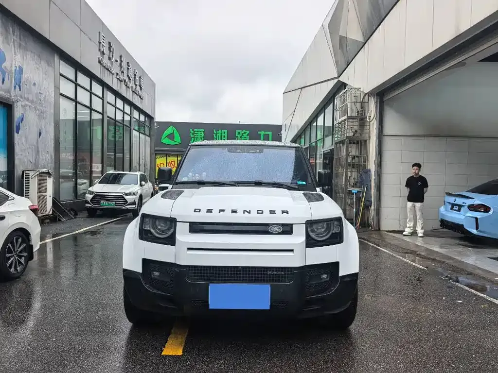 Land Rover Defender — фото 10